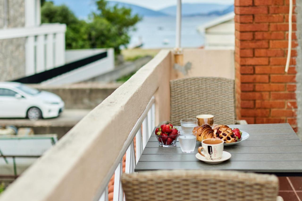 Waikiki Beach House Vila Tivat Exterior foto