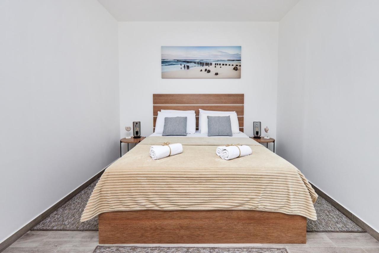 Waikiki Beach House Vila Tivat Exterior foto