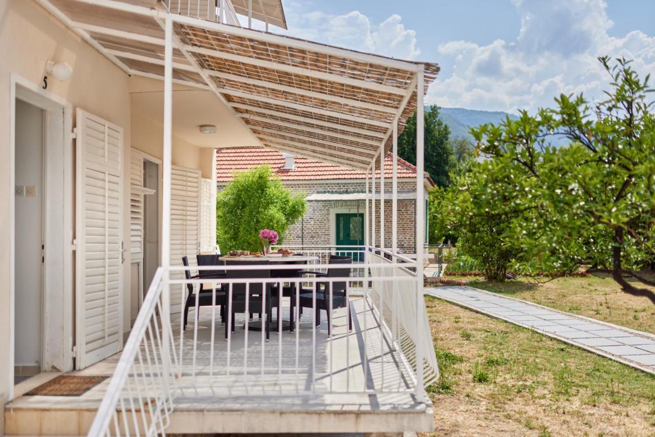 Waikiki Beach House Vila Tivat Exterior foto