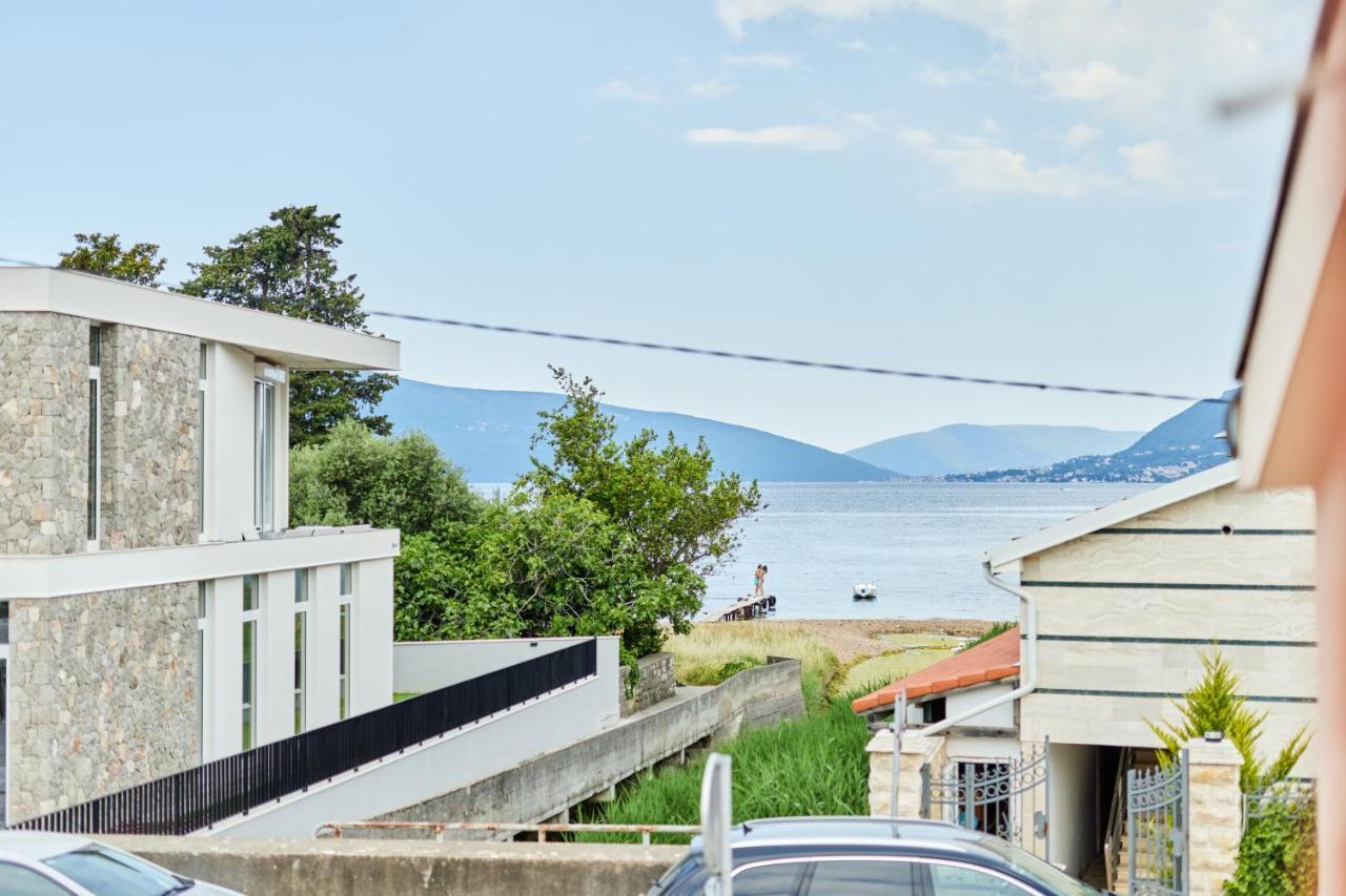 Waikiki Beach House Vila Tivat Exterior foto