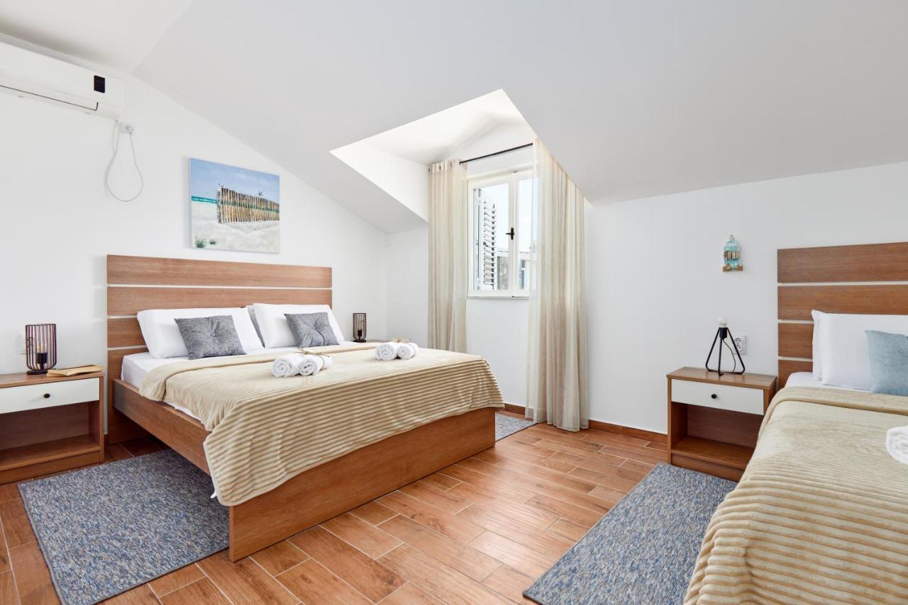Waikiki Beach House Vila Tivat Exterior foto