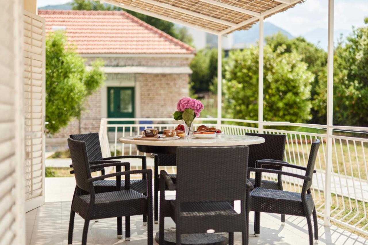Waikiki Beach House Vila Tivat Exterior foto