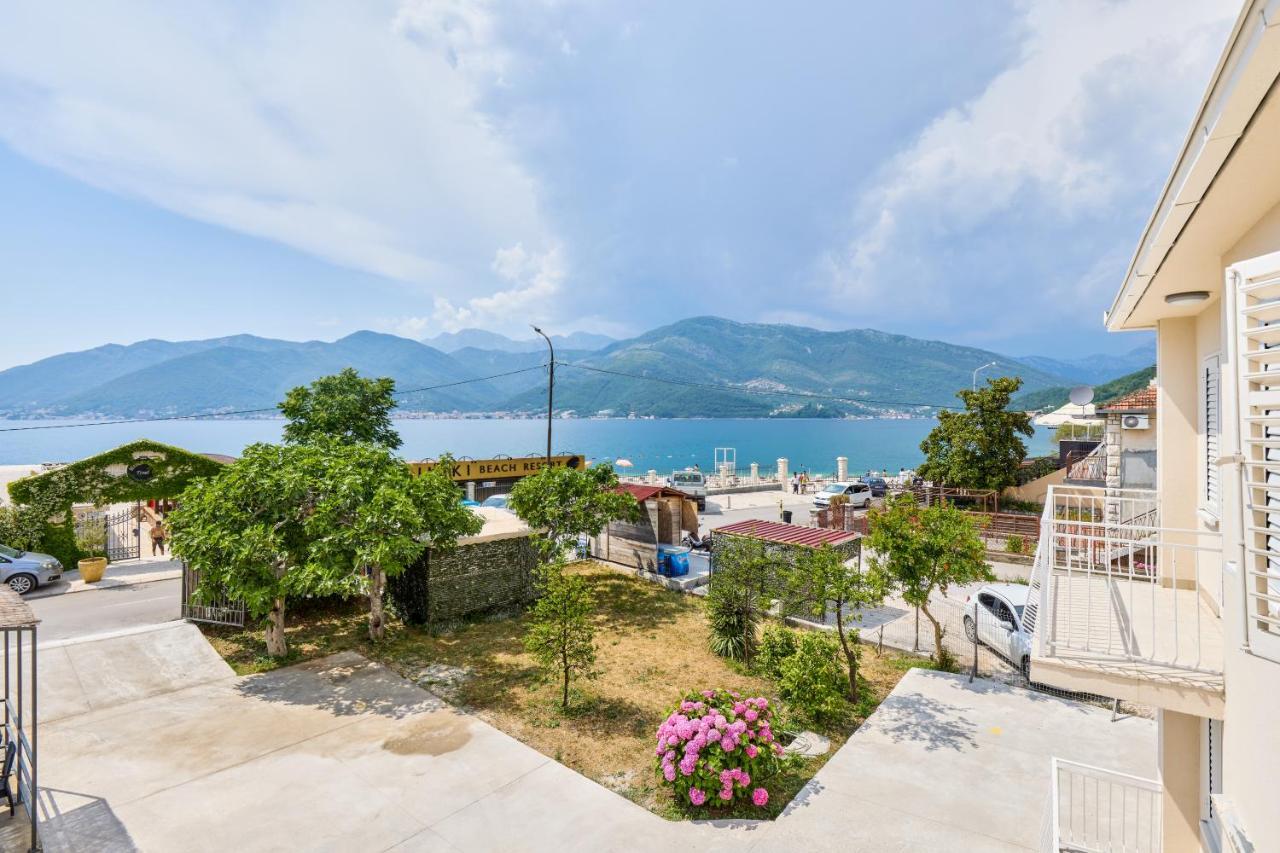 Waikiki Beach House Vila Tivat Exterior foto