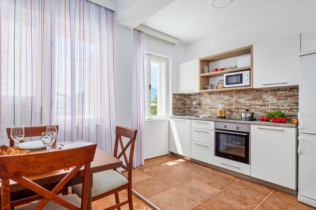 Waikiki Beach House Vila Tivat Exterior foto