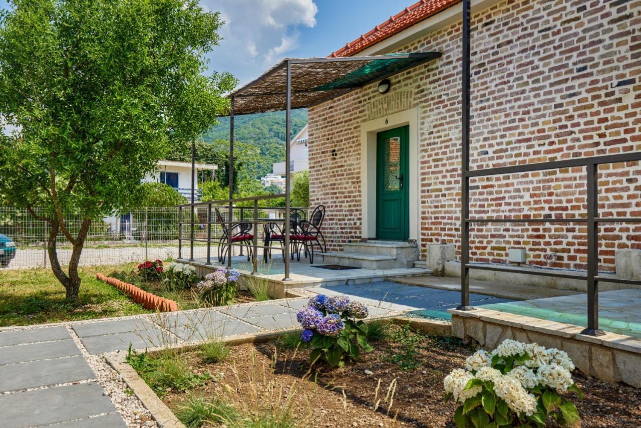 Waikiki Beach House Vila Tivat Exterior foto